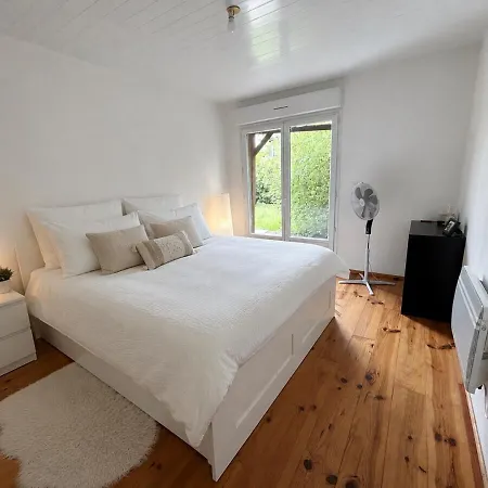 Villa Tossa - Elegant With Garden In Tossa Tosse